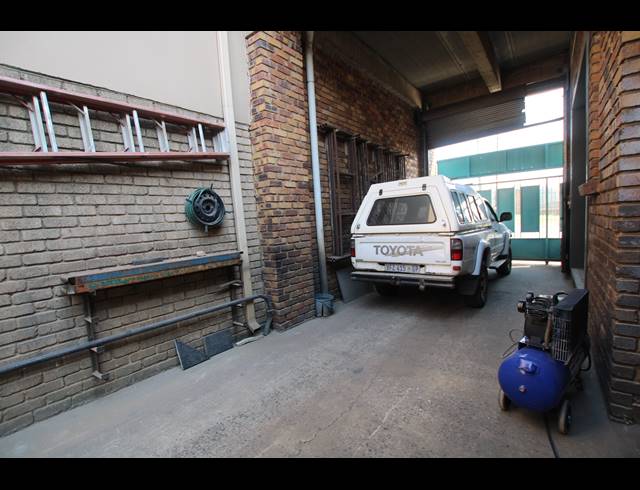 550M² WORKSHOP FOR SALE IN KNIGHTS